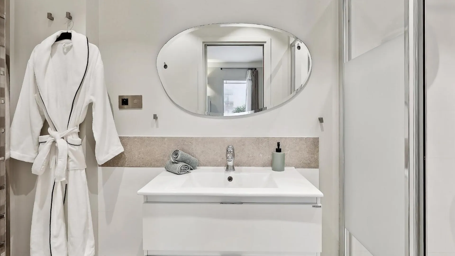 Bnbnova - Le Marais & Place Des Vosges Paris Apartment