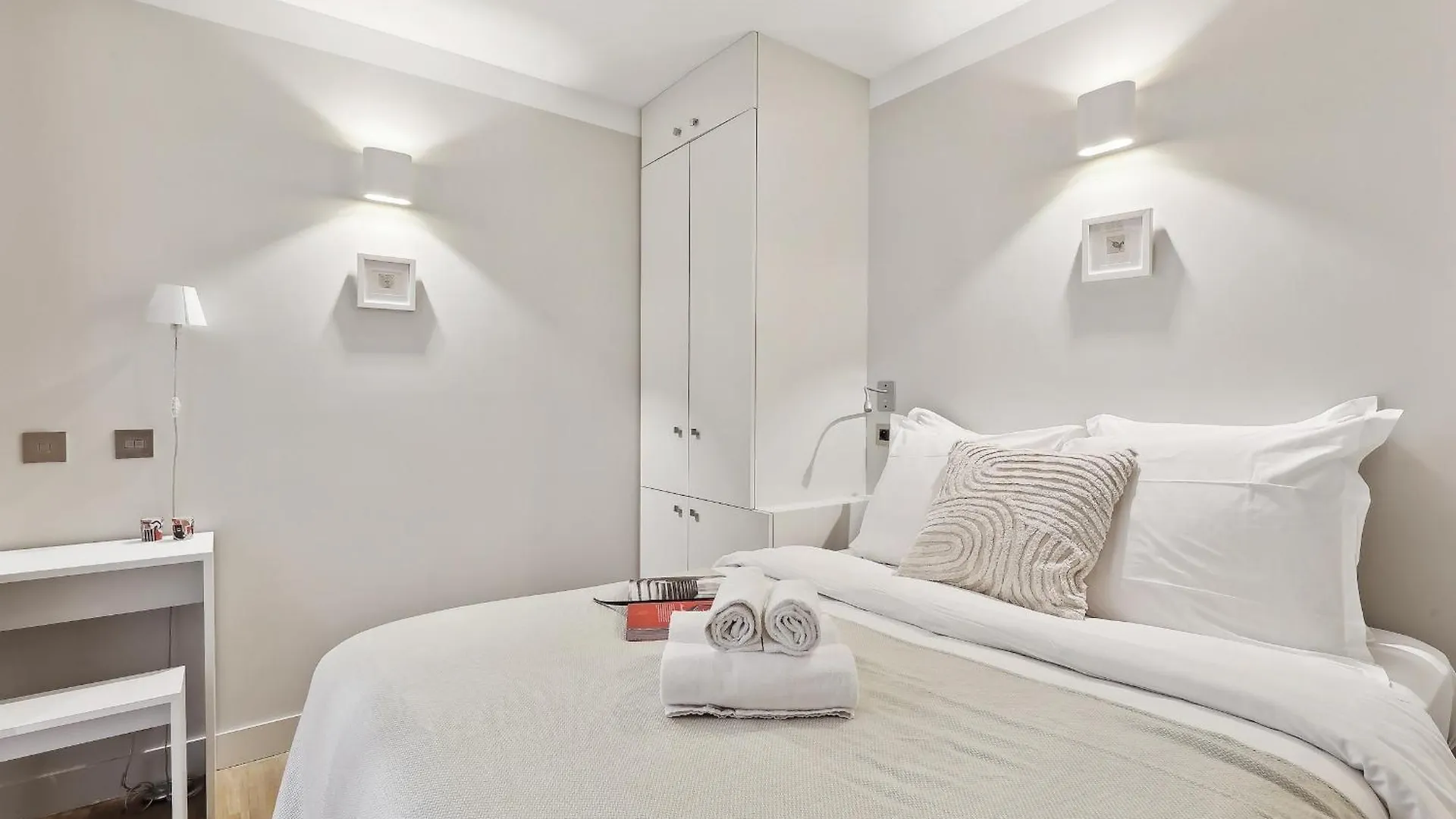 Bnbnova - Le Marais & Place Des Vosges Paris Apartment
