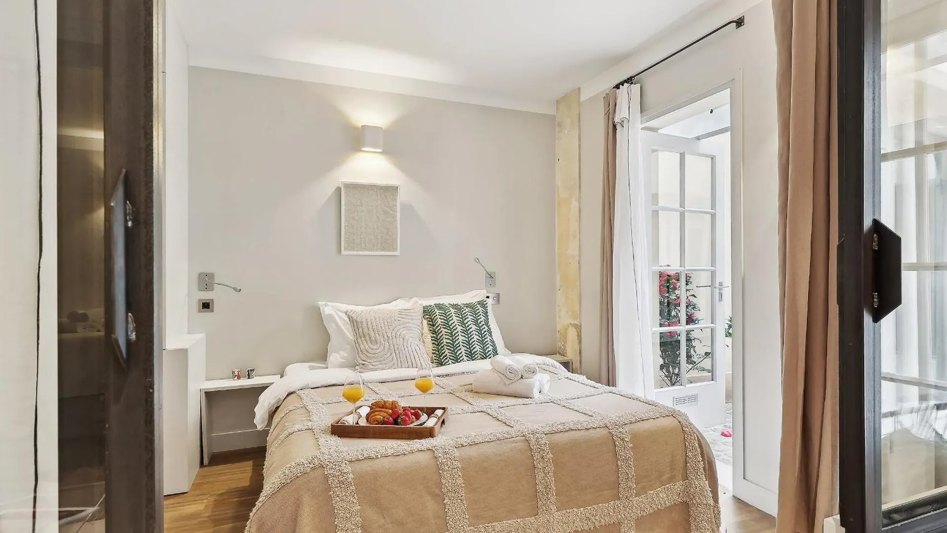 Bnbnova - Le Marais & Place Des Vosges Paris 0*,